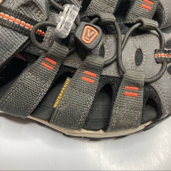 Keen sandals size 1Y - Picture 7 of 9